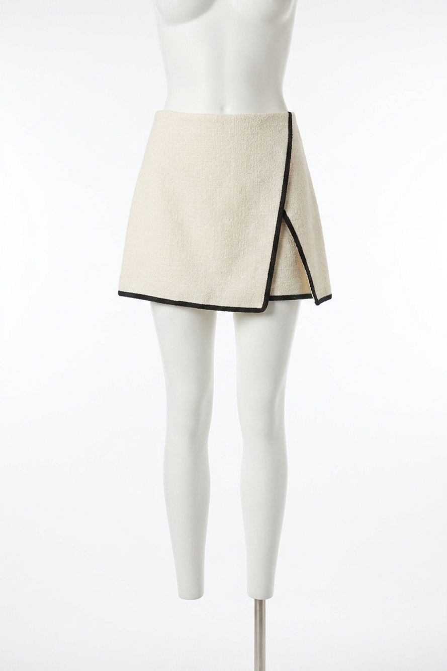 NEW LALAVON women's teresa contrast boucle wrapped skort in cream black